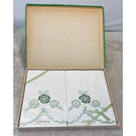 Eaton's Haddon Hall Percale Pillowcases Northern Ireland Embroidered 42 X 33" - Picture 3 of 9